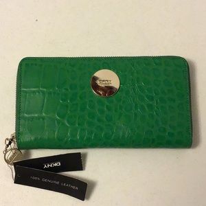 NWT DKNY wallet